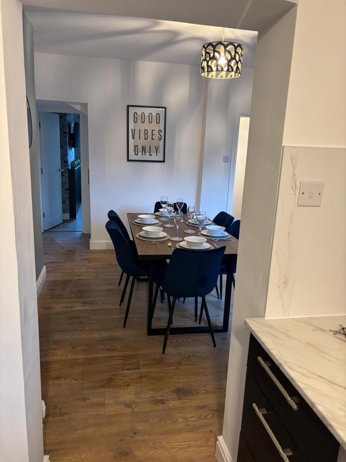 Stunning House - Sleeps 7 - 5 Mins Walk To Lincoln High Street - Parking - Wifi Villa Luaran gambar